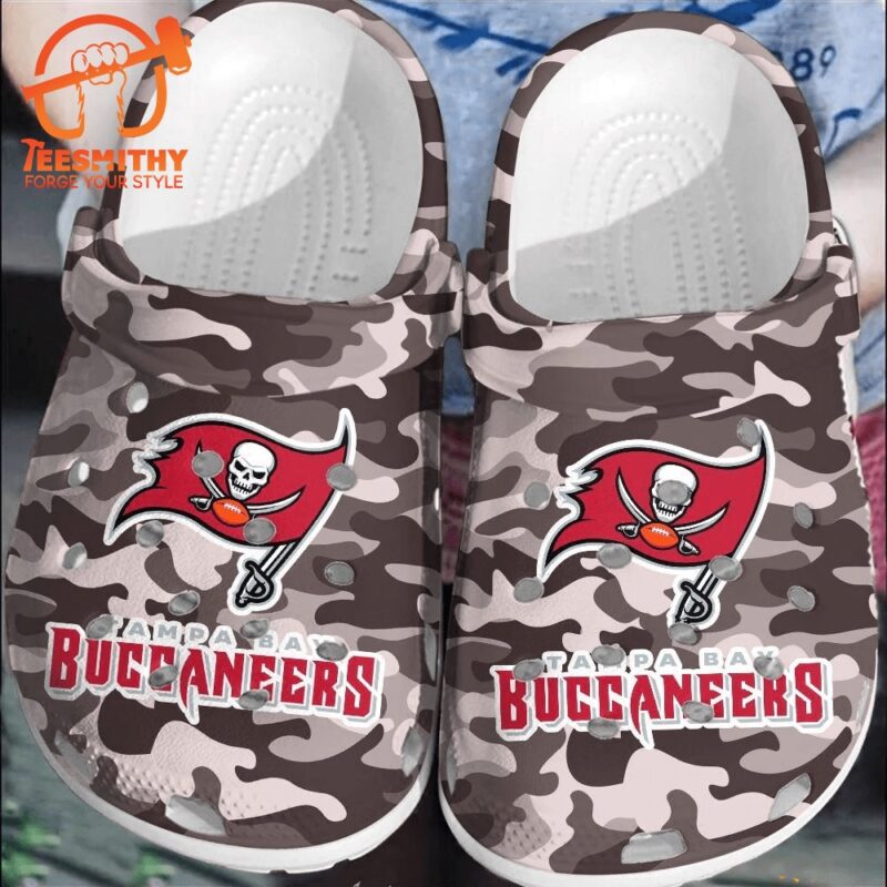 NFL Tampa Bay BuccaneersClogs Comfortable Shoes For Men Women
