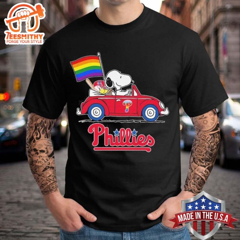 Original Snoopy And Woodstock Driving Car Philadelphia Phillies Pride Flag T-shirt